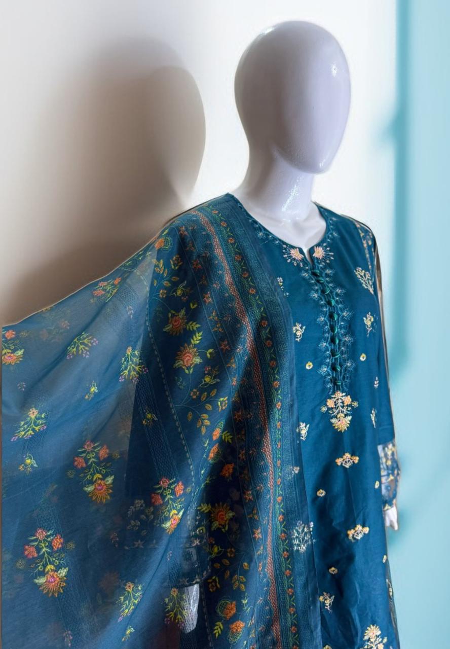 3 PC Embroidered Lawn (Pret)