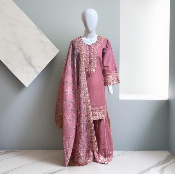 3 PC Embroidered Lawn (Pret)