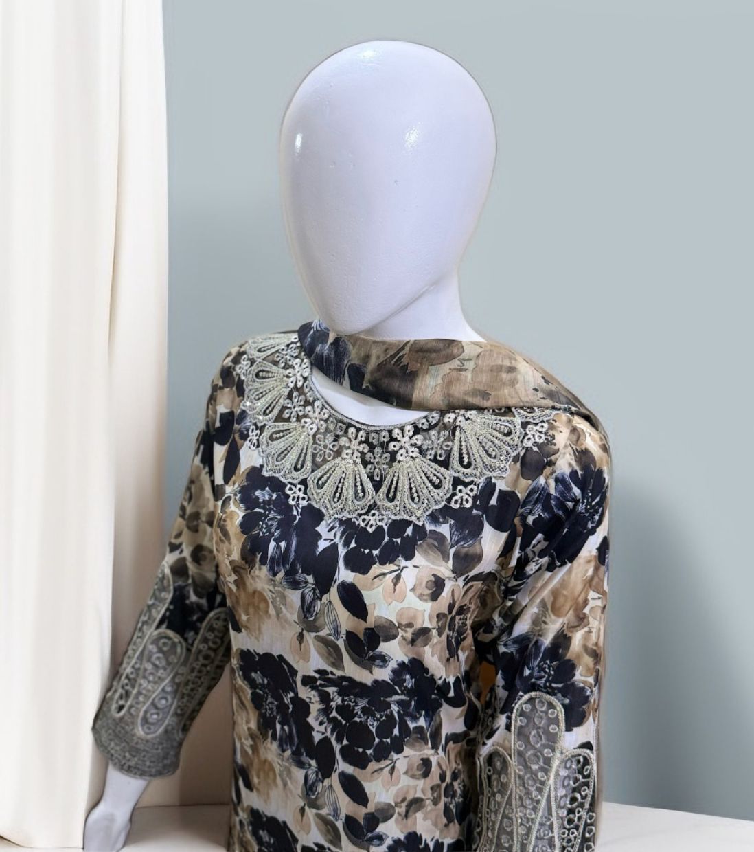 3 PC Boring Embroidered Slub Lawn (Pret)