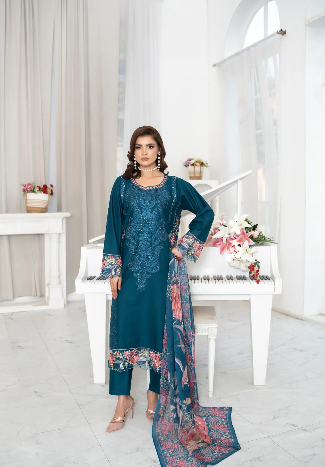 3Pc Embroidered Lawn (Pret)