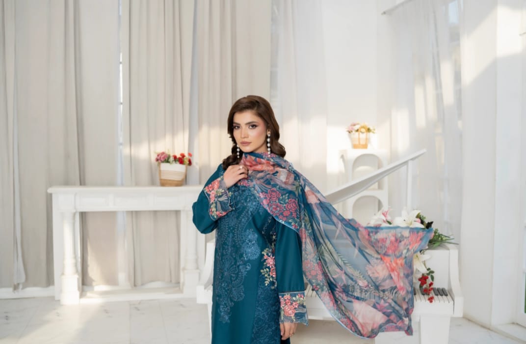 3Pc Embroidered Lawn (Pret) - Image 3