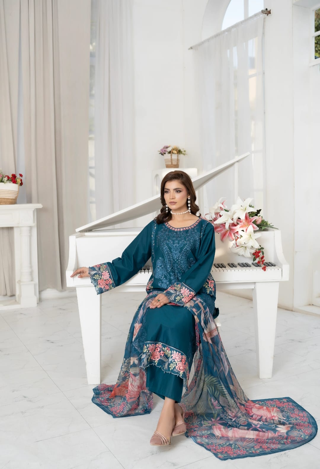 3Pc Embroidered Lawn (Pret) - Image 4